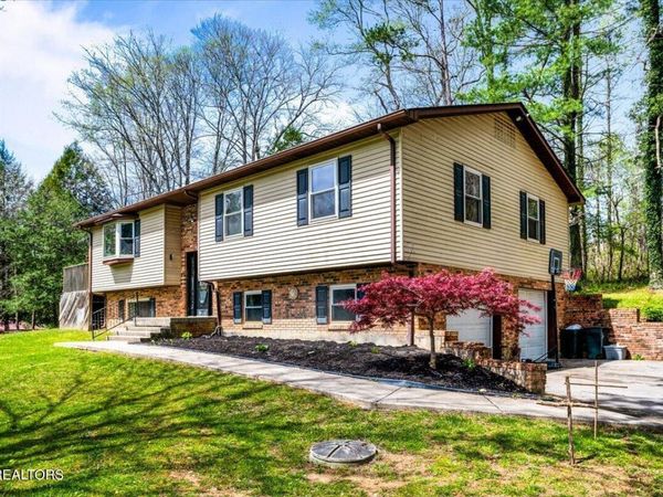 384 Hc Smith Drive, Oneida, TN 37841