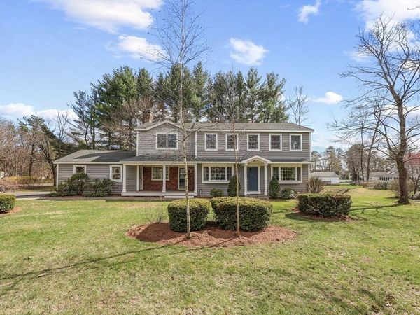 9 Metacomet Road, Longmeadow, MA 01106