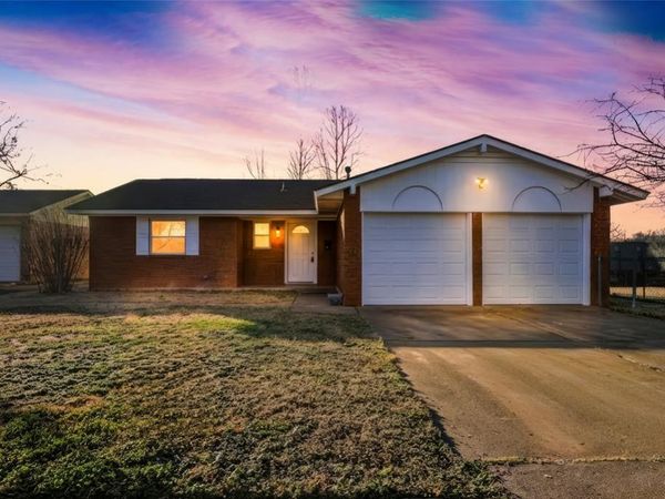 4605 NE meadowvale Drive, Midwest City, OK 73110