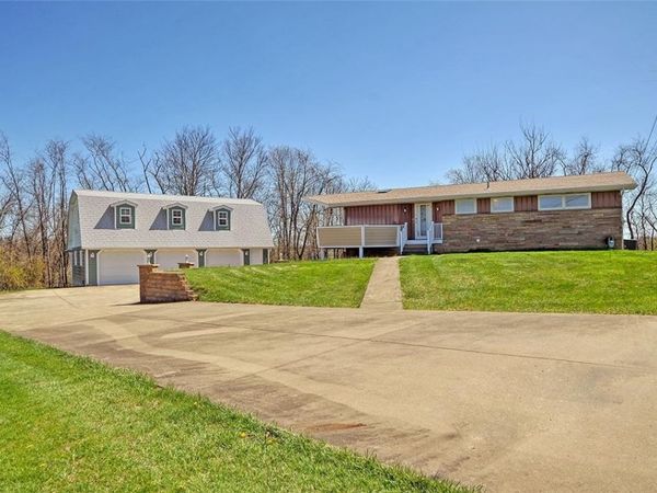 28 Dire Drive, Hickory, PA 15340