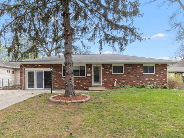 2241 Alby Street , Alton, IL 62002