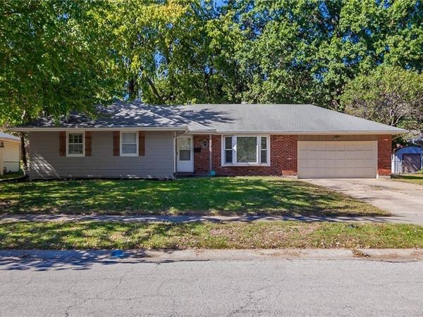 909 NW Range Street, Blue Springs, MO 64015