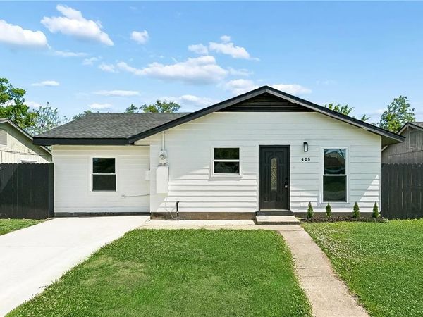 425 HELIS Drive, Westwego, LA 70094