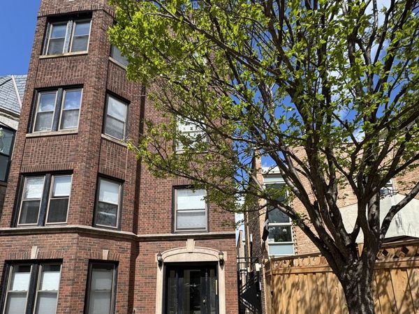 722 W Oakdale Avenue, Unit 1R, Chicago, IL 60657