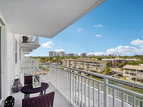 427 Golden Isles Drive, Unit 6d, Hallandale Beach, FL 33009
