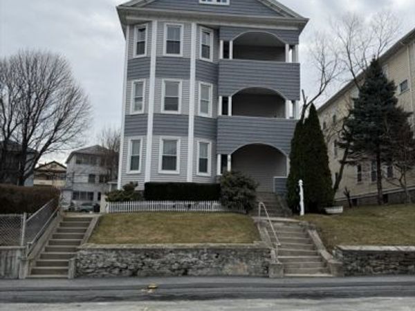 49 Perry Ave, Worcester, MA 01610