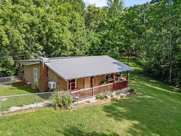 300 Poston Ridge Ln, Gainesboro, TN 38562