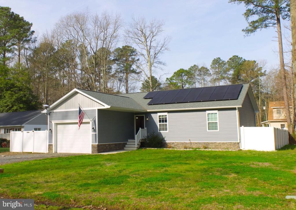 283 Shorewood Drive, Colonial Beach, VA 22443 Main Photo