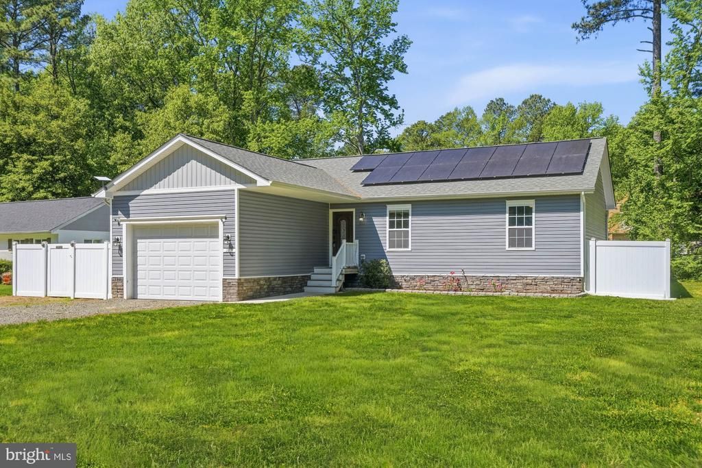 283 Shorewood Drive, Colonial Beach, VA 22443 Main Photo