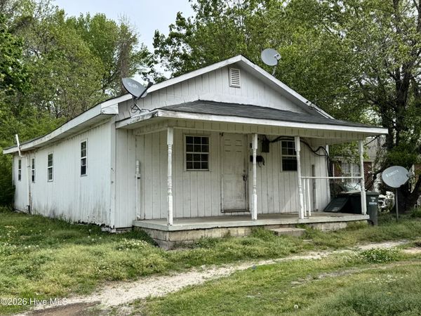 207 E Peterson Street , Edenton, NC 27932