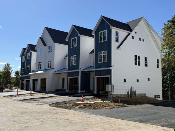 60 White Oaks Road, Unit 11, Laconia, NH 03246