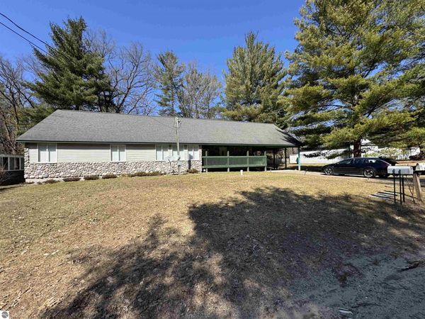 3871 Oak Grove Road, Harrison, MI 48625