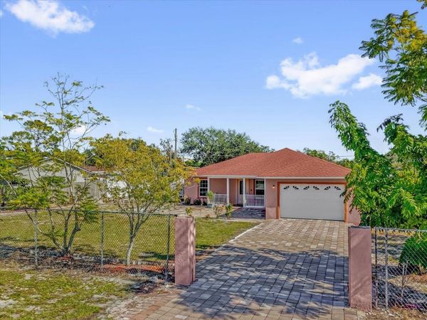 910 W RICH DRIVE , MOUNT DORA, FL 32757