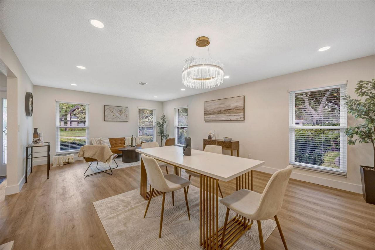 13313 Golf Crest Circle, Tampa, FL 33618 Photo