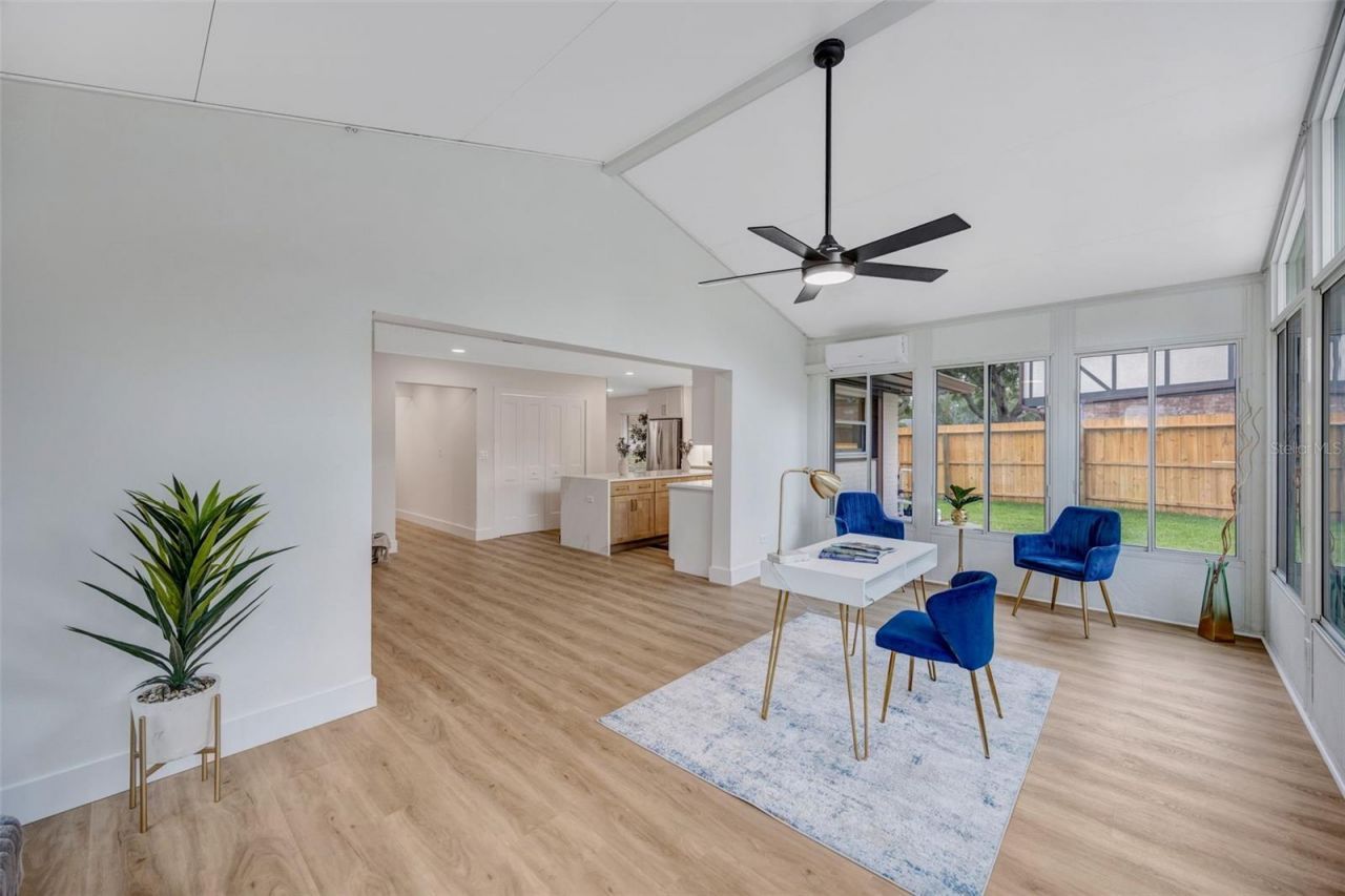 13313 Golf Crest Circle, Tampa, FL 33618 Photo