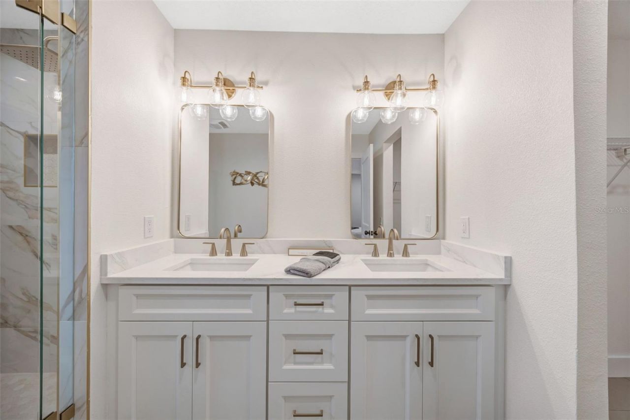 13313 Golf Crest Circle, Tampa, FL 33618 Photo