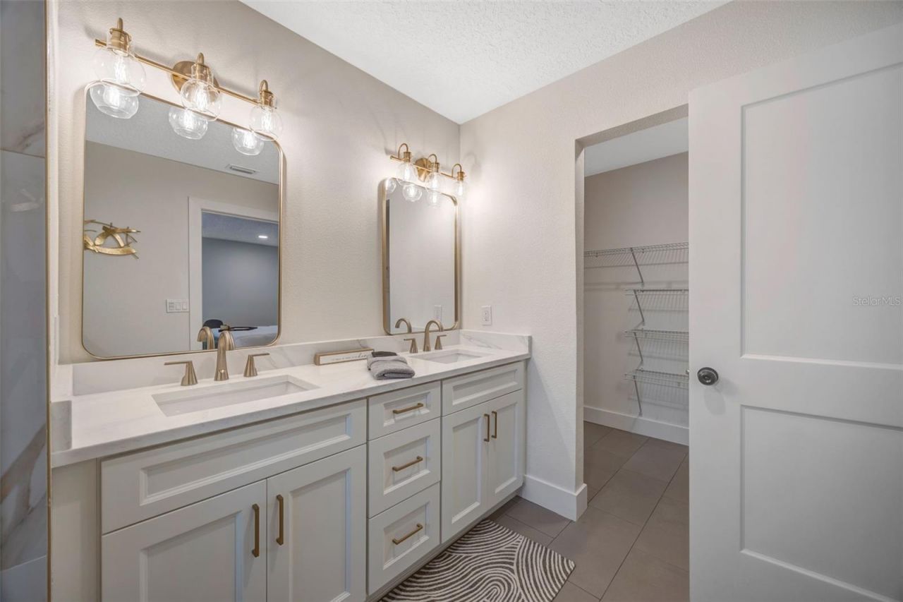 13313 Golf Crest Circle, Tampa, FL 33618 Photo