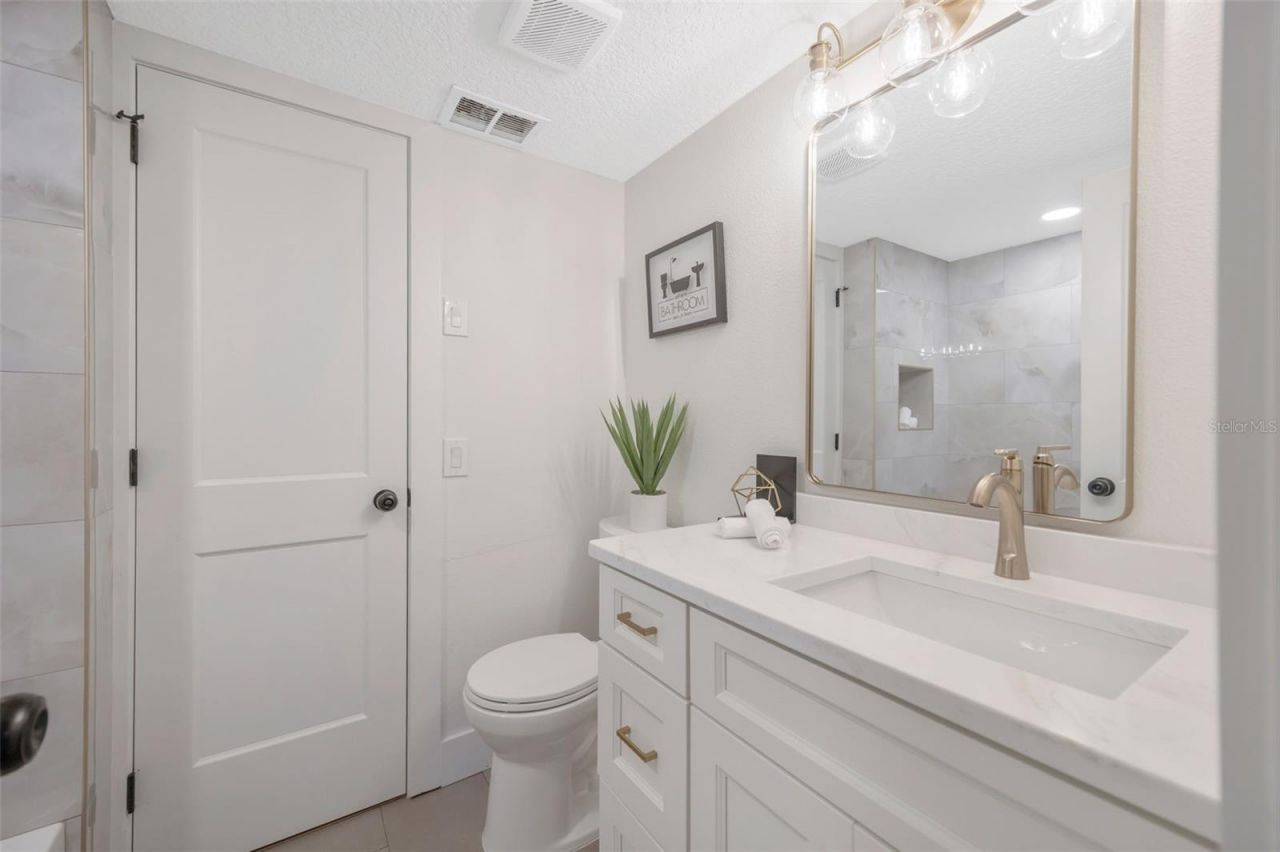 13313 Golf Crest Circle, Tampa, FL 33618 Photo