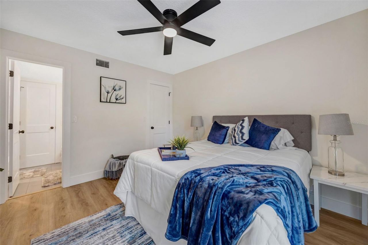 13313 Golf Crest Circle, Tampa, FL 33618 Photo