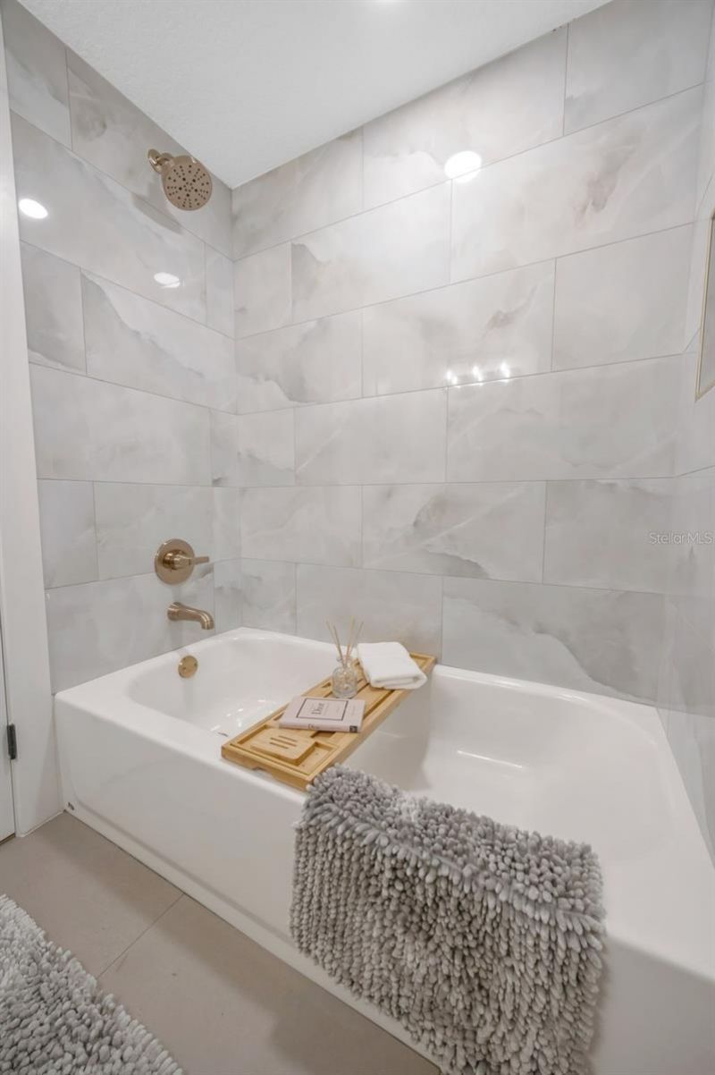 13313 Golf Crest Circle, Tampa, FL 33618 Photo
