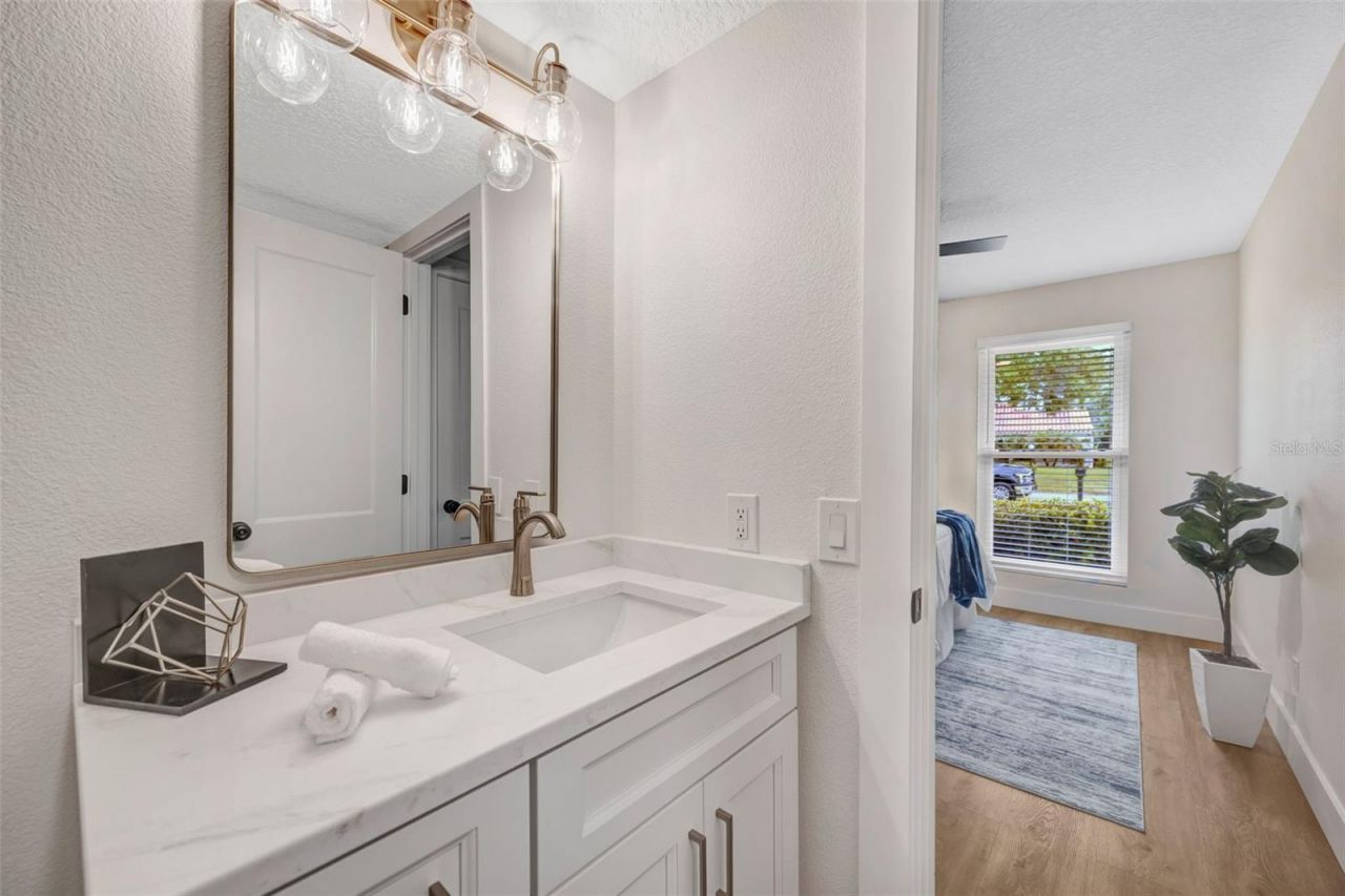 13313 Golf Crest Circle, Tampa, FL 33618 Photo