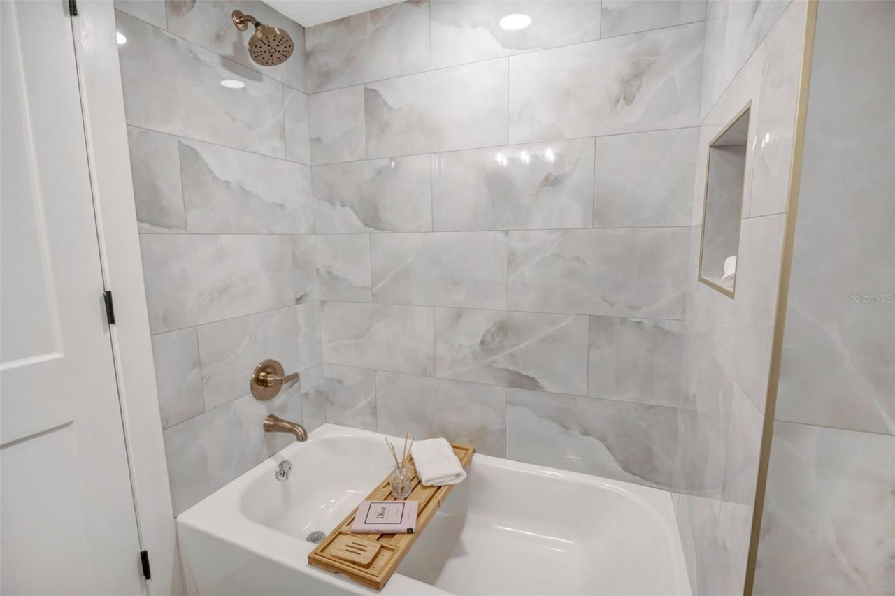 13313 Golf Crest Circle, Tampa, FL 33618 Photo