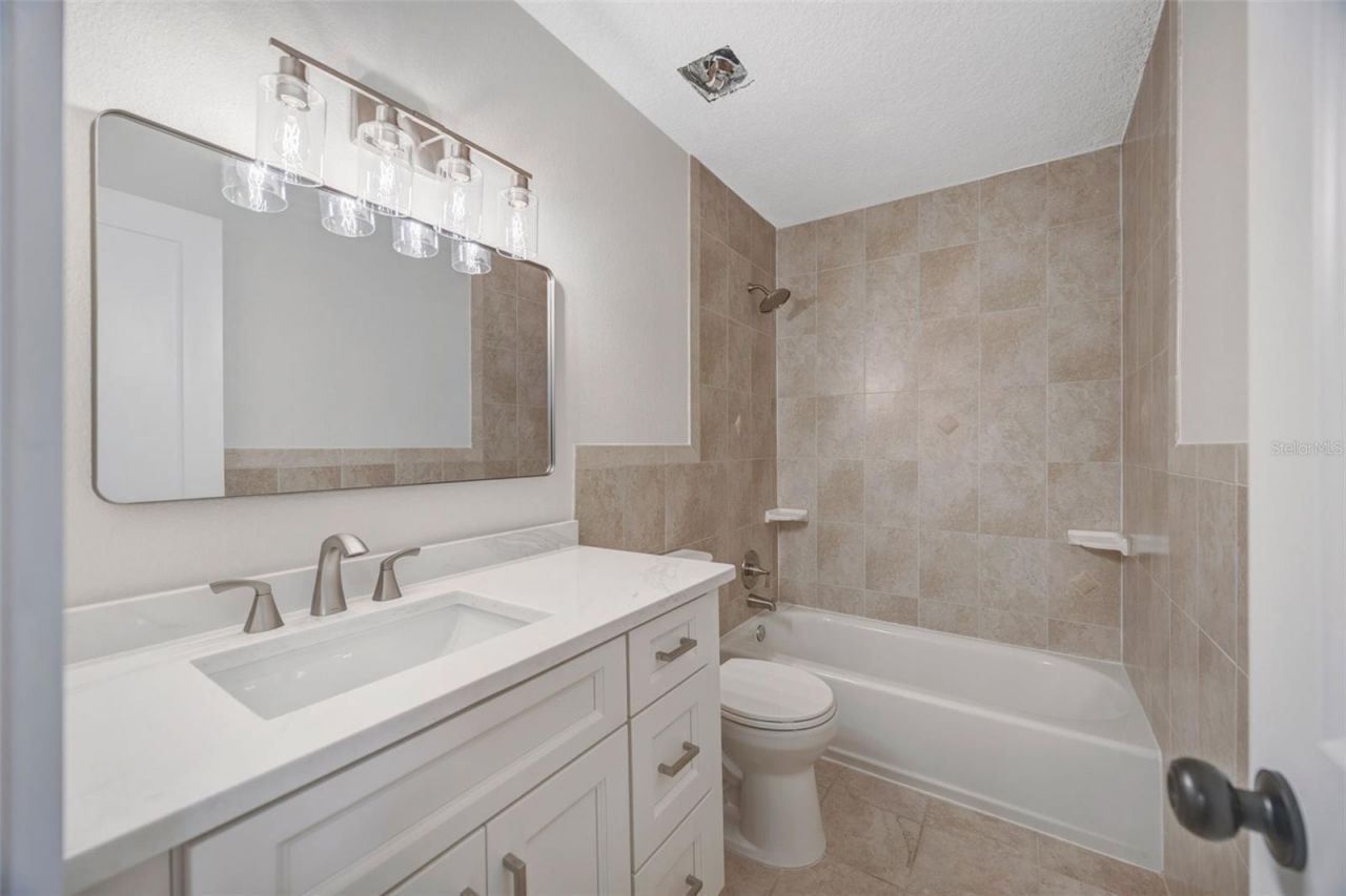13313 Golf Crest Circle, Tampa, FL 33618 Photo