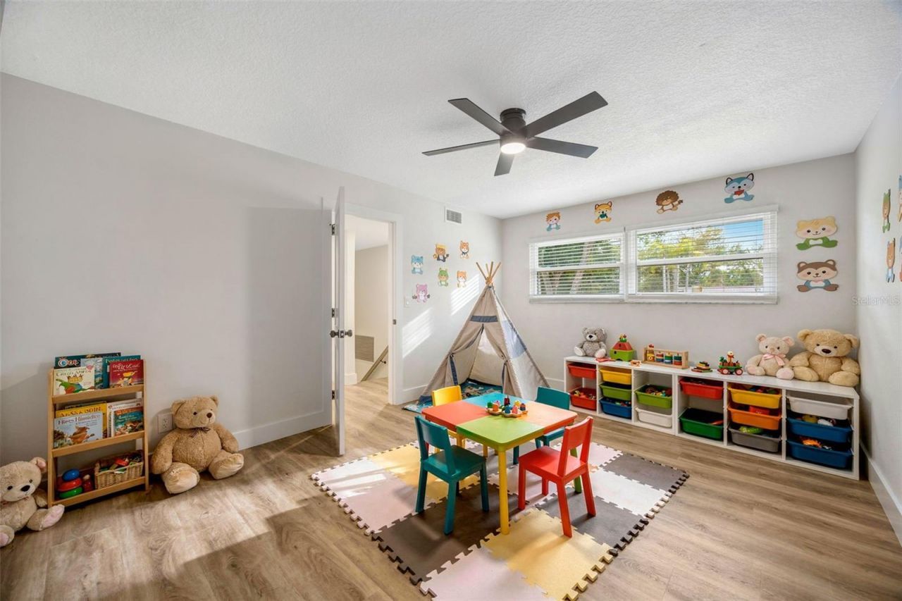 13313 Golf Crest Circle, Tampa, FL 33618 Photo