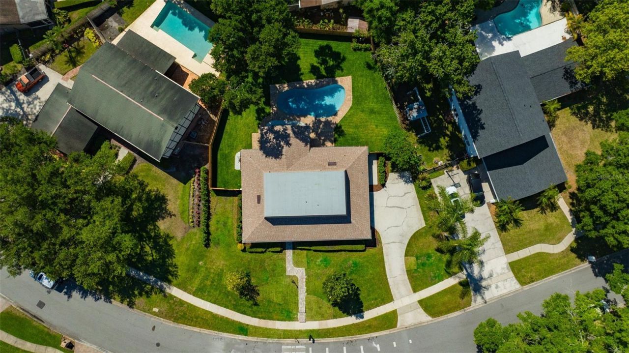13313 Golf Crest Circle, Tampa, FL 33618 Photo