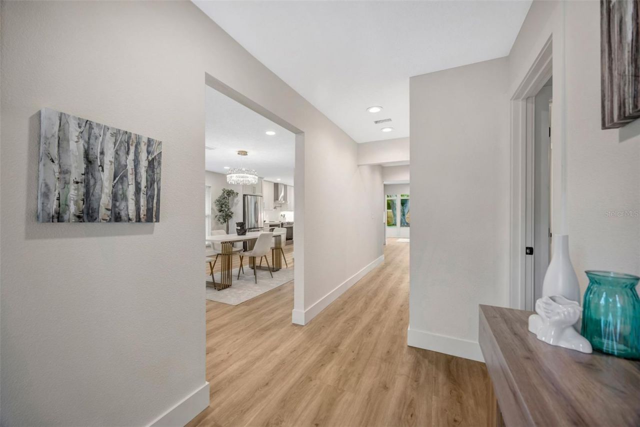 13313 Golf Crest Circle, Tampa, FL 33618 Photo