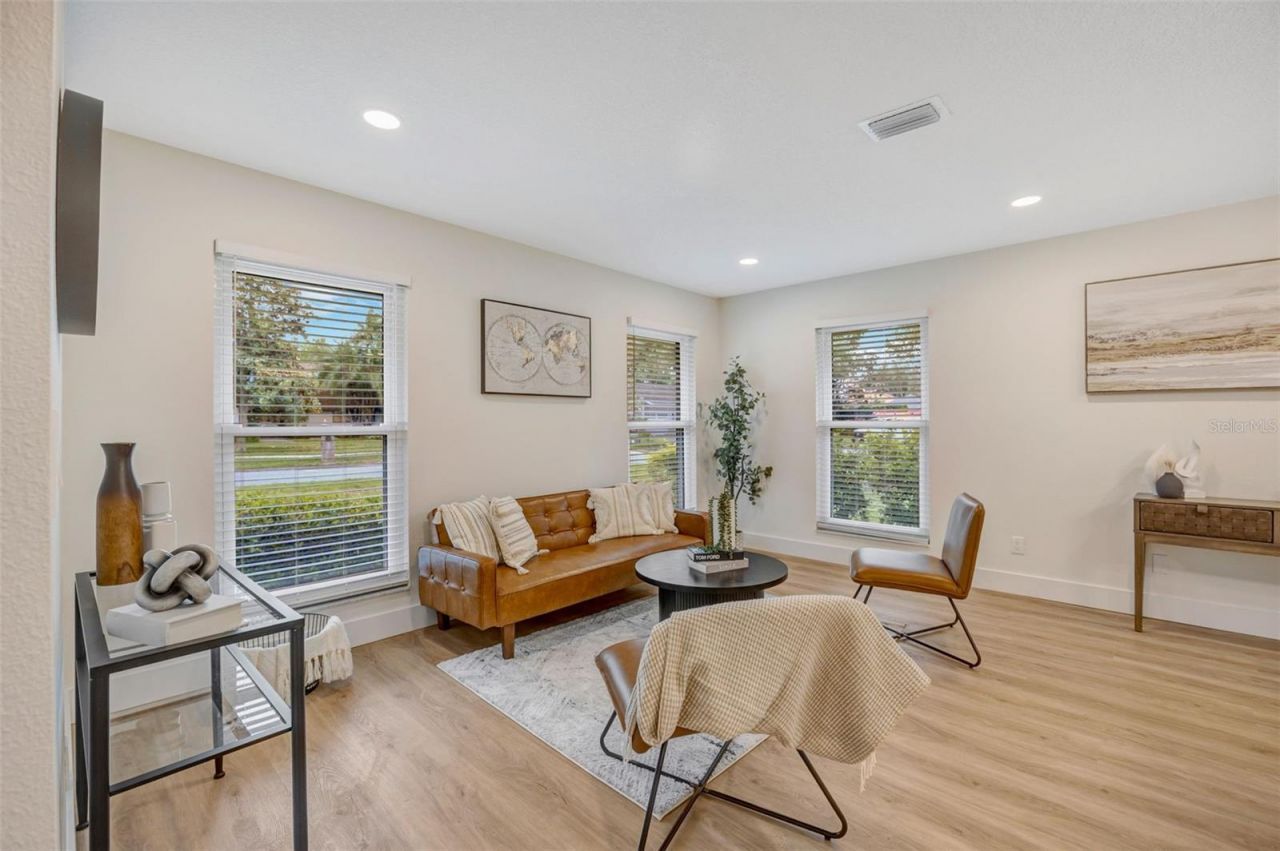 13313 Golf Crest Circle, Tampa, FL 33618 Photo