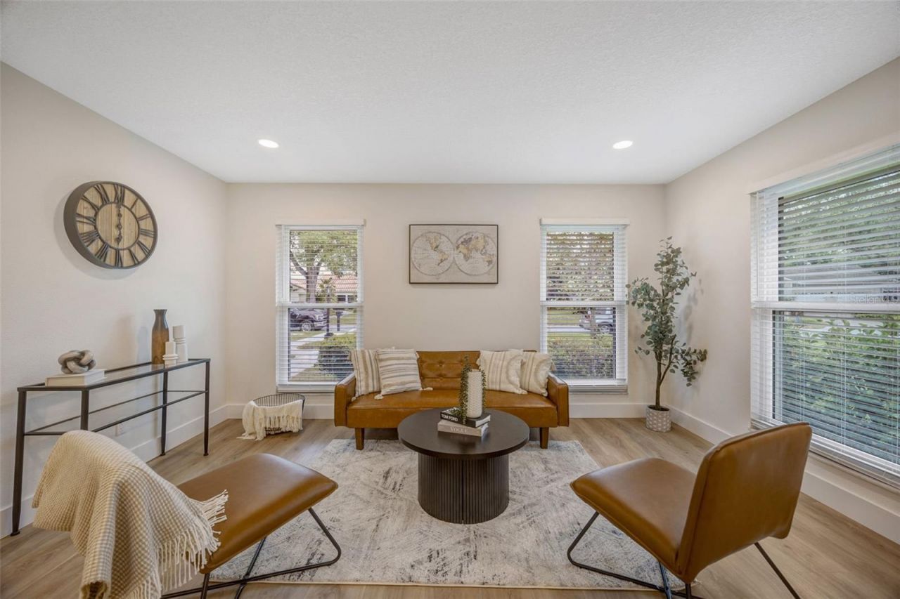 13313 Golf Crest Circle, Tampa, FL 33618 Photo