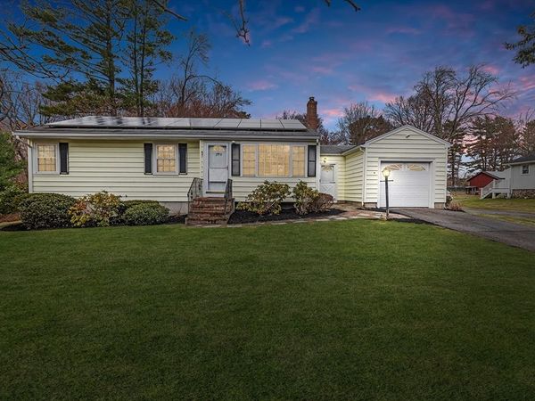 236 Village St, Medway, MA 02053