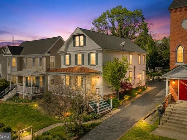 25 E A STREET E, BRUNSWICK, MD 21716