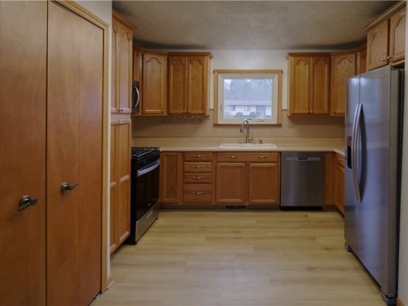 5200 Donner Drive, New Franklin, OH 44216 Photo 7