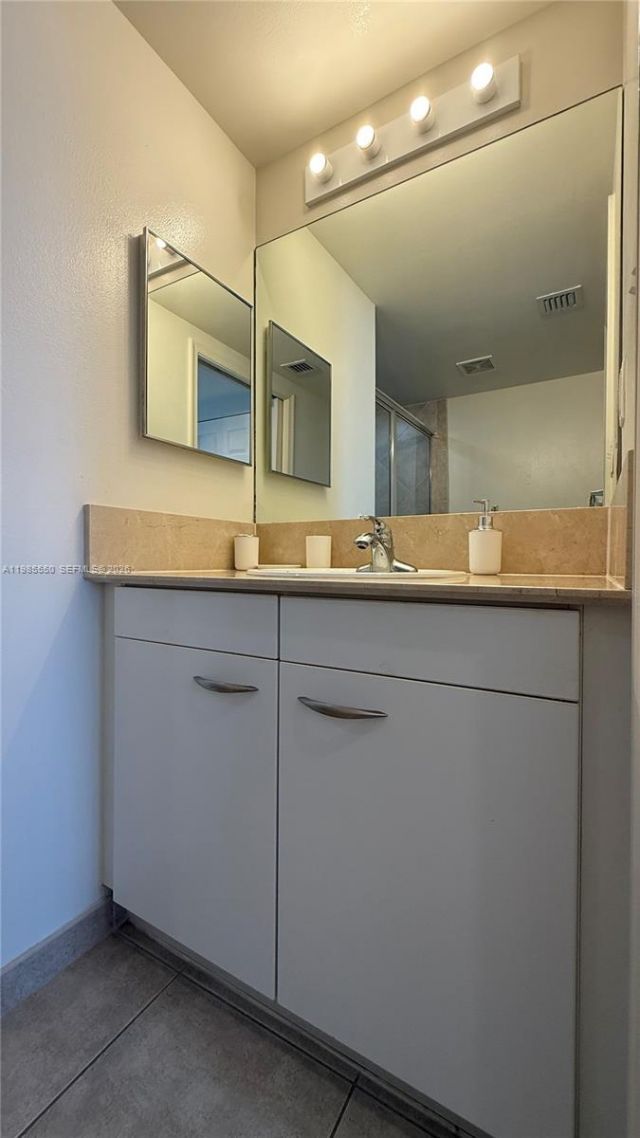2080 S Ocean Dr , Unit 905, Hallandale Beach, FL 33009 Photo