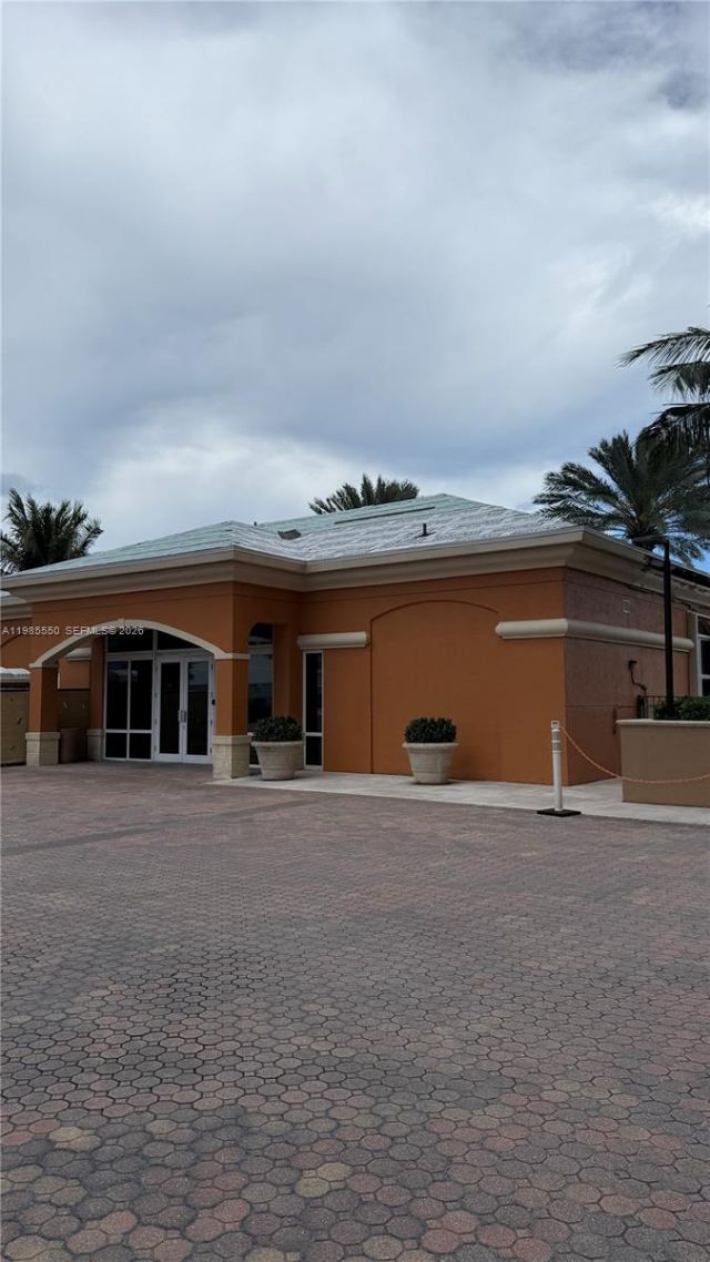 2080 S Ocean Dr , Unit 905, Hallandale Beach, FL 33009 Photo