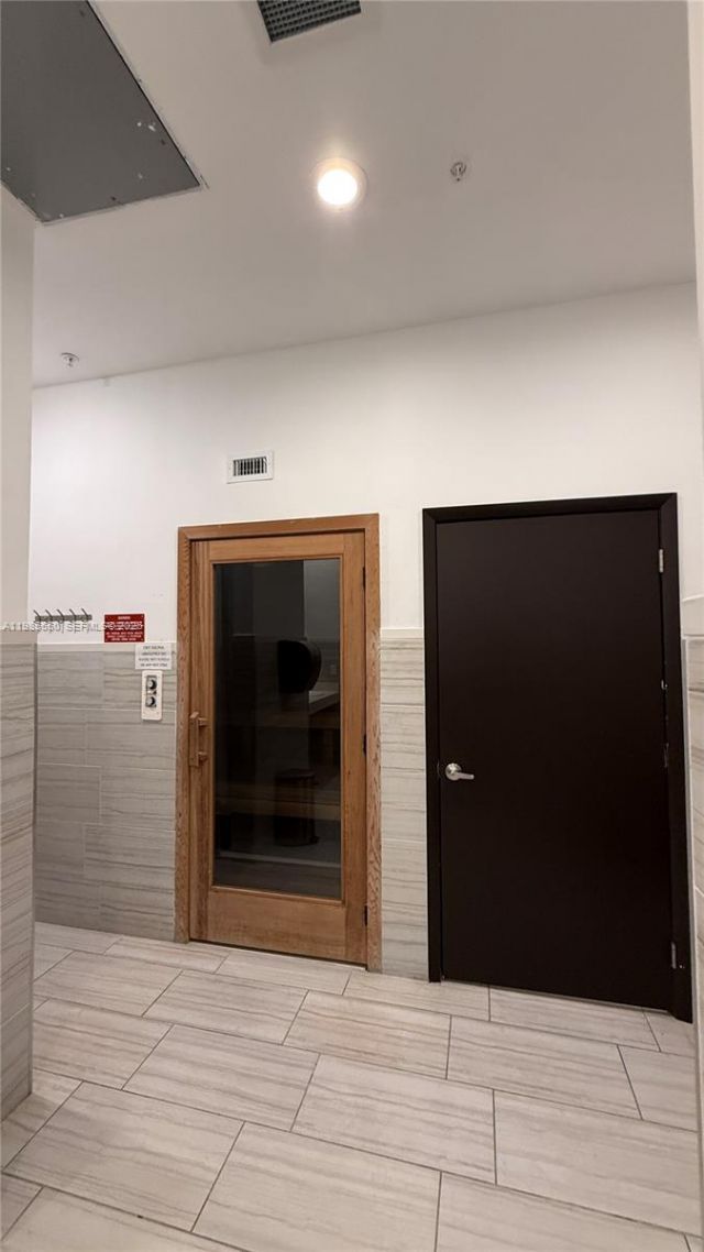 2080 S Ocean Dr , Unit 905, Hallandale Beach, FL 33009 Photo