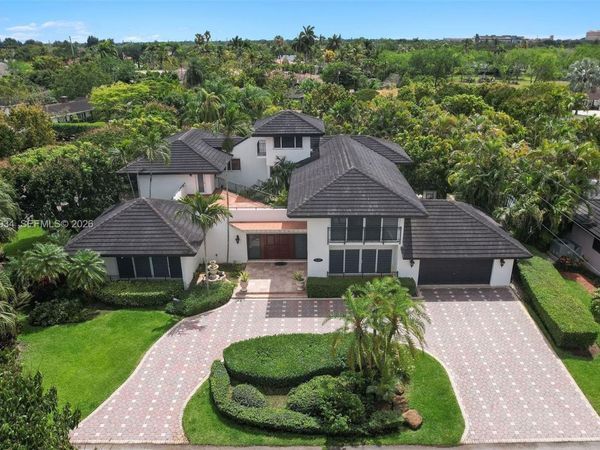 8450 SW 74th Ter, Miami, FL 33143