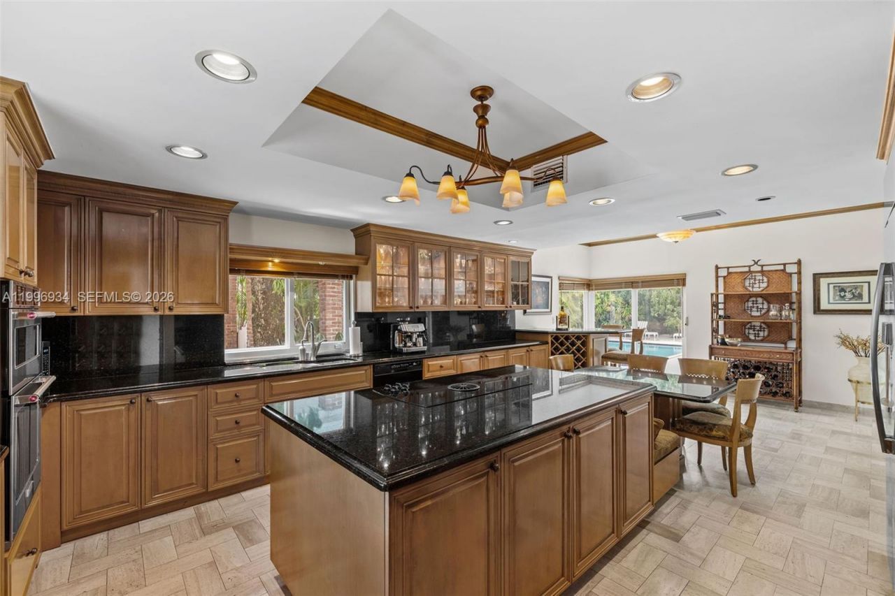 8450 SW 74th Ter, Miami, FL 33143 Photo