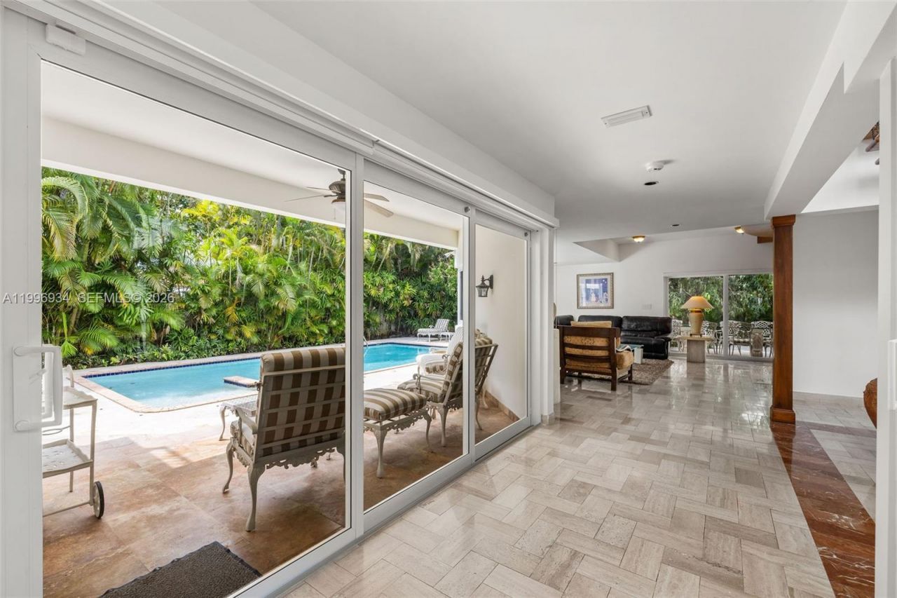 8450 SW 74th Ter, Miami, FL 33143 Photo