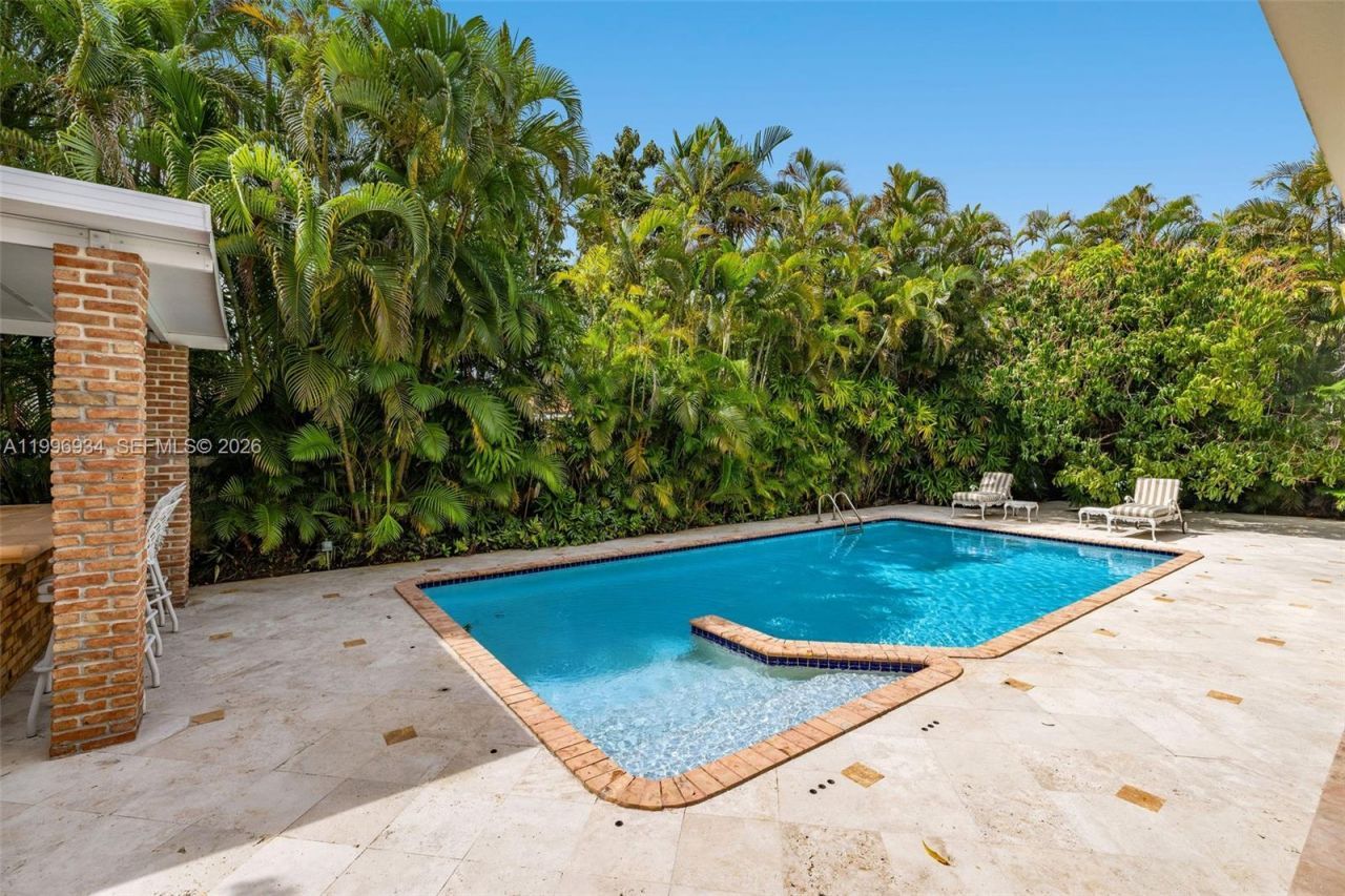 8450 SW 74th Ter, Miami, FL 33143 Photo