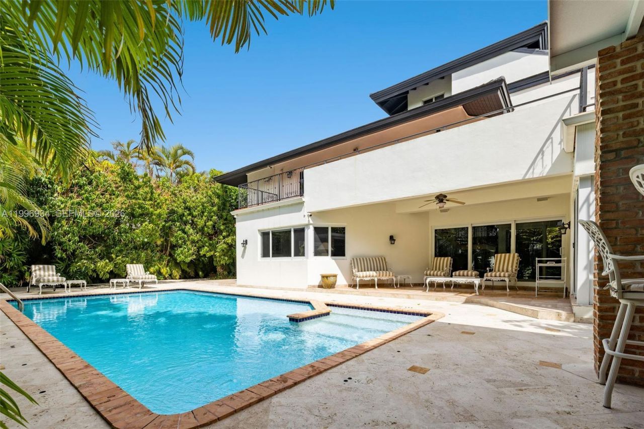 8450 SW 74th Ter, Miami, FL 33143 Photo