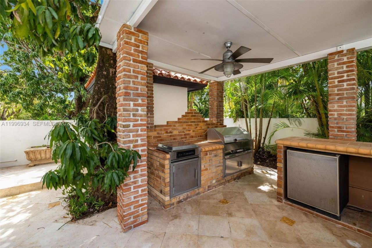 8450 SW 74th Ter, Miami, FL 33143 Photo