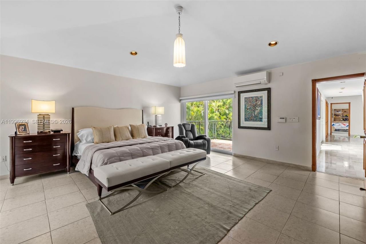 8450 SW 74th Ter, Miami, FL 33143 Photo