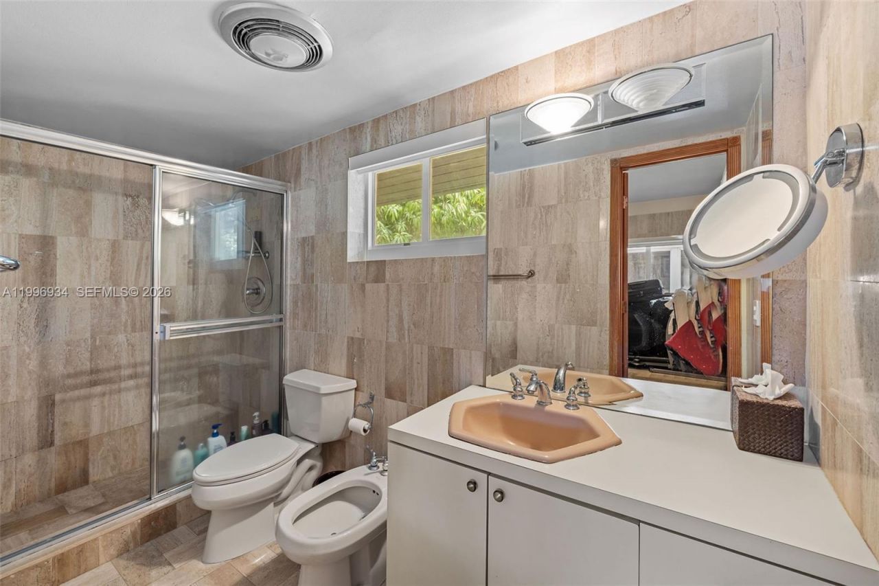 8450 SW 74th Ter, Miami, FL 33143 Photo