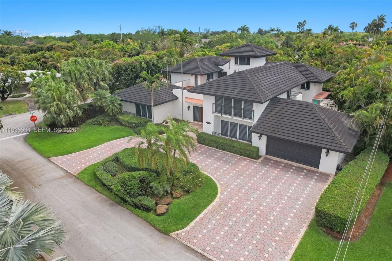 8450 SW 74th Ter, Miami, FL 33143 Photo