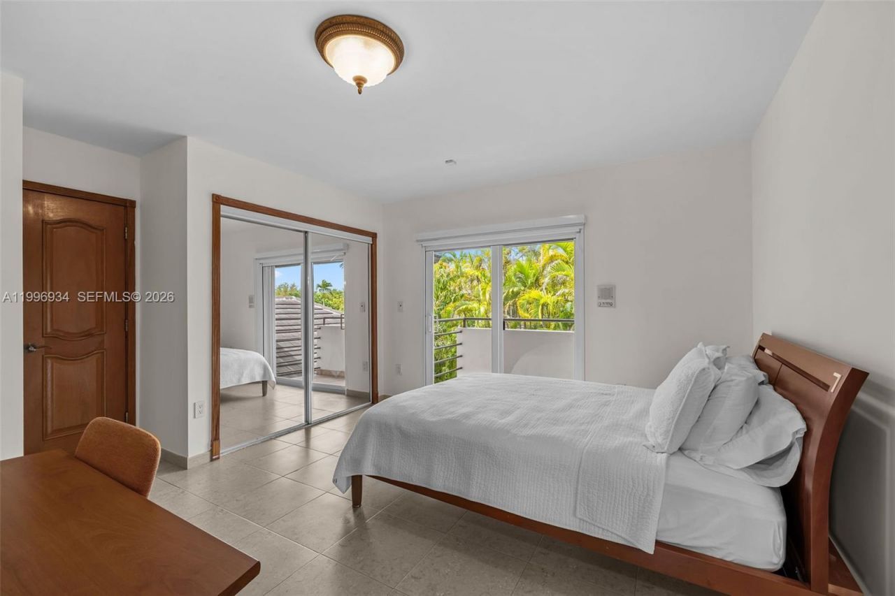 8450 SW 74th Ter, Miami, FL 33143 Photo