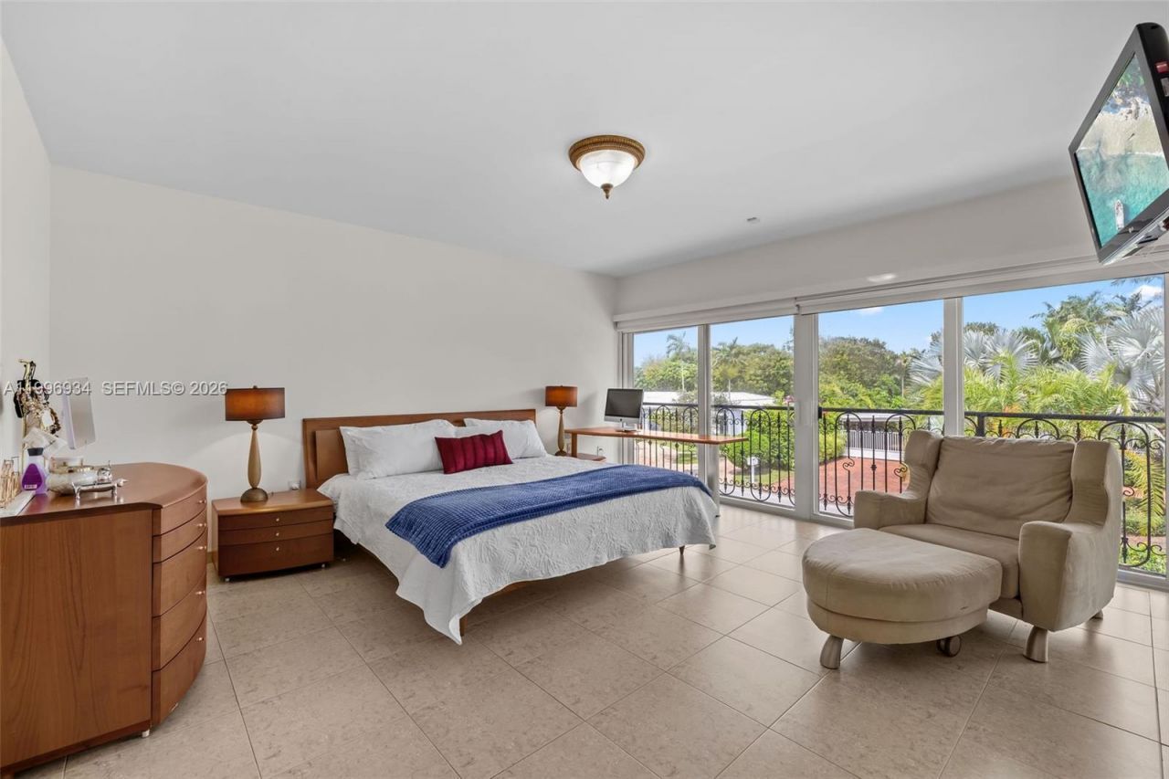 8450 SW 74th Ter, Miami, FL 33143 Photo