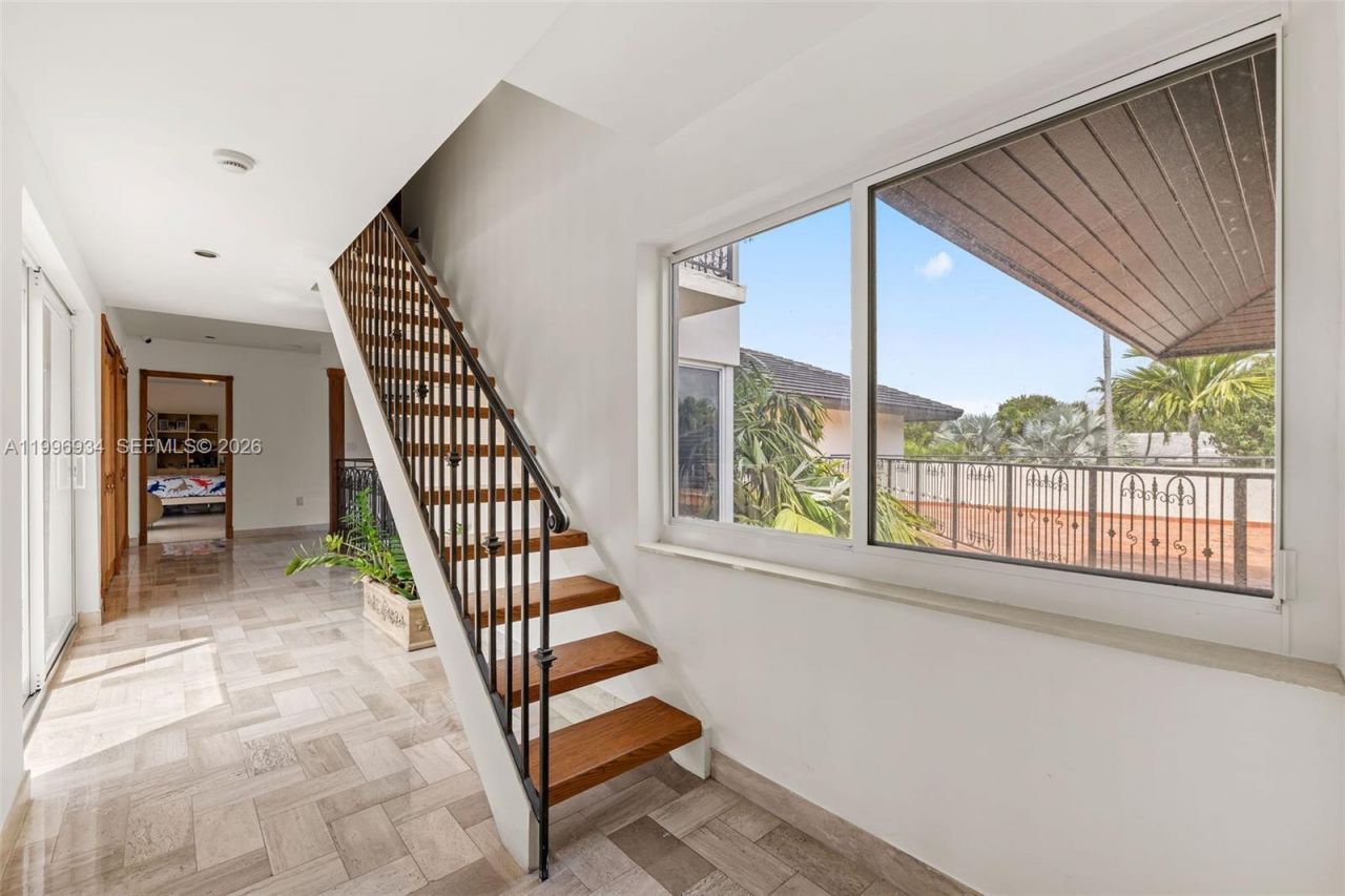 8450 SW 74th Ter, Miami, FL 33143 Photo